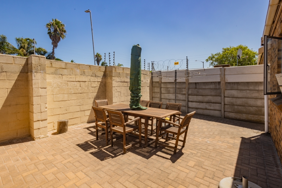 3 Bedroom Property for Sale in Amandelsig Western Cape